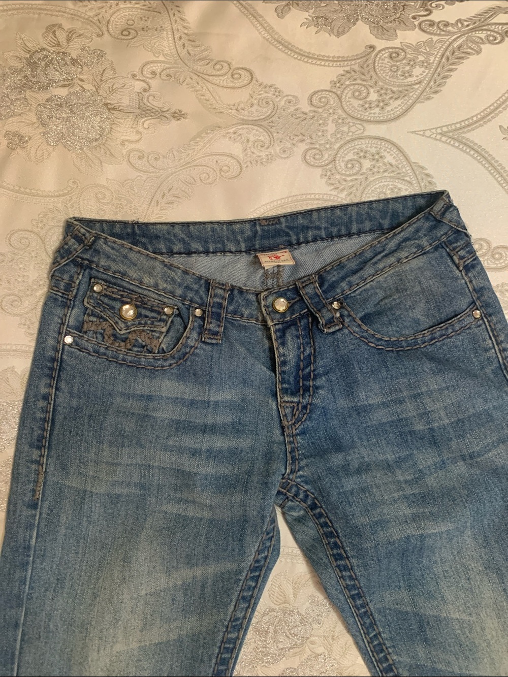 Women’s Boot Cut Jeans in Medium Blue Wash - Classic Denim Style